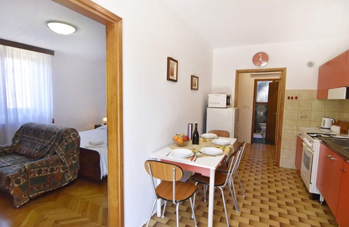 Basanija Apartment | Apartment Marija 2 in Salvore near the beach, AC, Wi-Fi, parking