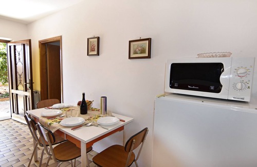 Basanija Apartment | Apartment Marija 2 in Salvore near the beach, AC, Wi-Fi, parking