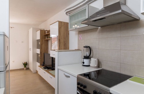Gruz Apartment | Apartment Meet & Greet- Studio Apartment with Terrace and Sea View