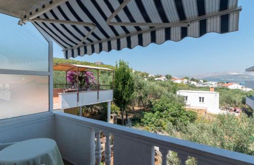 Slatine Apartment | Apartment Miljus by Interhome