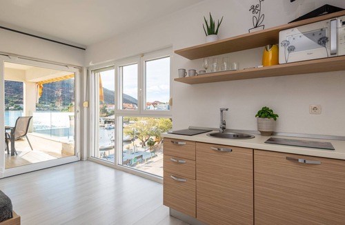 Grebastica Apartment | Apartment mit Meerblick - nur für Erwachsene by Interhome
