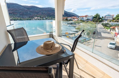 Grebastica Apartment | Apartment mit Meerblick - nur für Erwachsene by Interhome