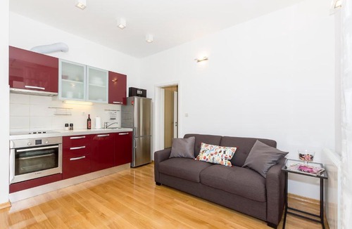 Split Apartment | Apartment MM