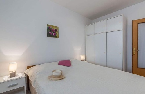 Novigrad Apartment | Apartment Neva - great location: A3 prvi kat do ulice (2+1) - Novigrad, Istria, Croatia