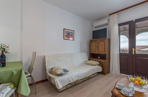 Novigrad Apartment | Apartment Neva - great location: A3 prvi kat do ulice (2+1) - Novigrad, Istria, Croatia