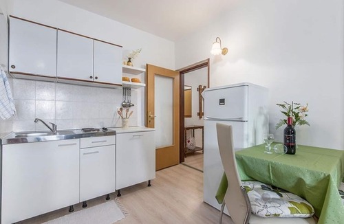 Novigrad Apartment | Apartment Neva - great location: A3 prvi kat do ulice (2+1) - Novigrad, Istria, Croatia