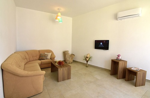 Tar Apartment | Apartment NOA4 Poreč-Tar pool, balcony, games room, Wi-Fi, barbecue