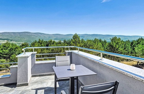 Pridraga Apartment | Apartment Noan by Interhome