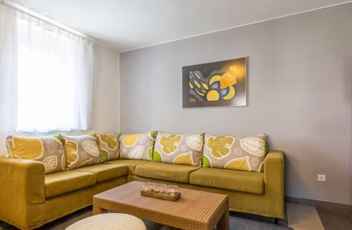Selce Apartment | Apartment Nova in Selce - 6 persons, 3 bedrooms