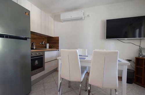 Omisalj Apartment | Apartment Pesja near the sea
