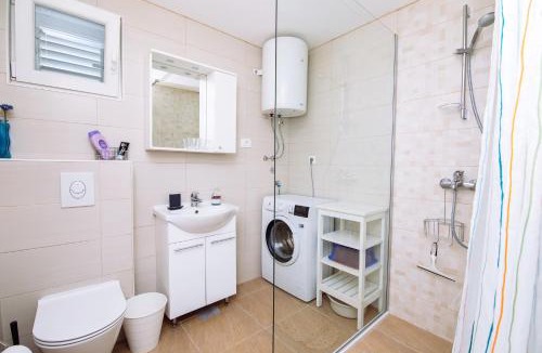 Krvavica Apartment | Apartment Pine