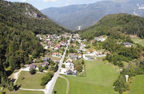 Jesenice Apartment | Apartment Polane