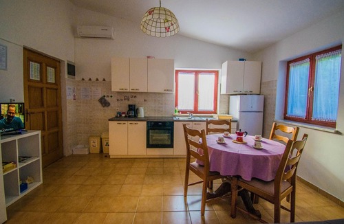 Kosljun Apartment | Apartment "Rino" with view of the water
