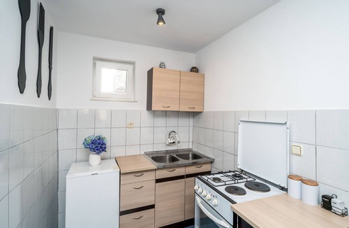 Gruz House | Apartment & Rooms Alan-Double Room with Shared Bathroom 1