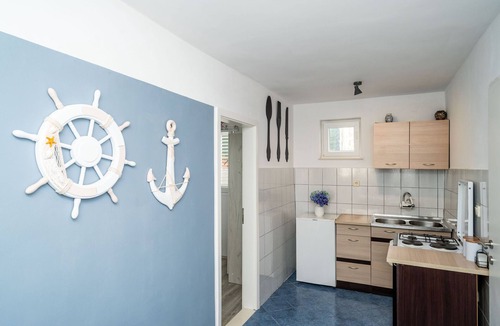 Gruz Apartment | Apartment & Rooms Alan - Double Room with Shared Bathroom 1