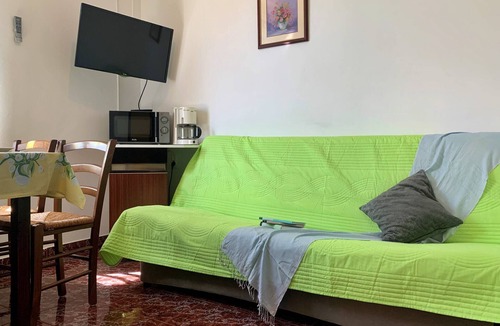 Cizici Apartment | Apartment Santic - sea view, 450 m from sea, balcony, washing machine, pet-friendly