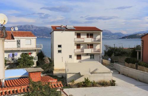 Slatine Apartment | Apartment Slatine 14541c