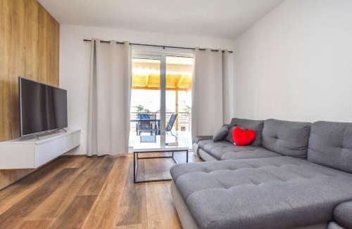 Turanj Apartment | Apartment Sterna