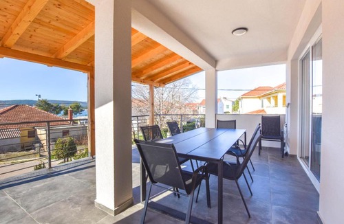 Turanj Apartment | Apartment Sterna