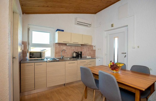 Njivice Apartment | Apartment Sunset 3 with Seaview