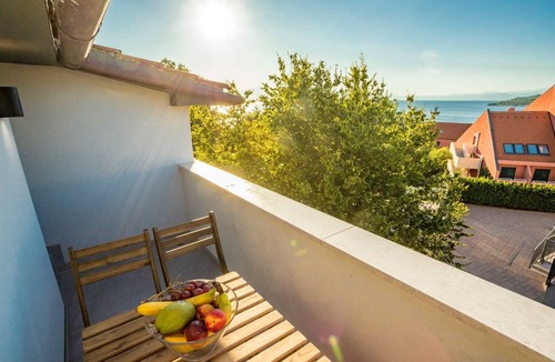 Njivice Apartment | Apartment Sunset 3 with Seaview