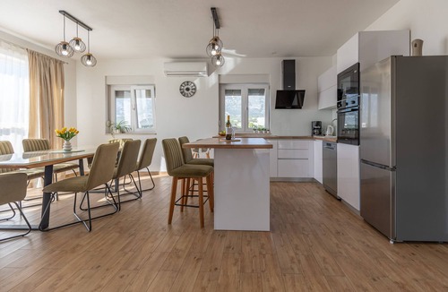 Rovanjska Apartment | Apartment Temida with sea view