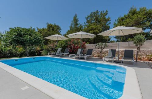 Vir Apartment | Apartment Tome-3 by Interhome