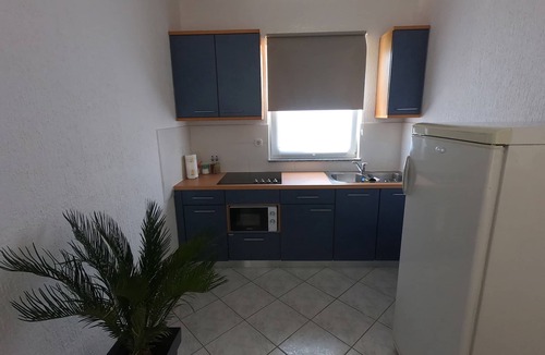 Funtana House | Apartment Viti with garden and barbecue