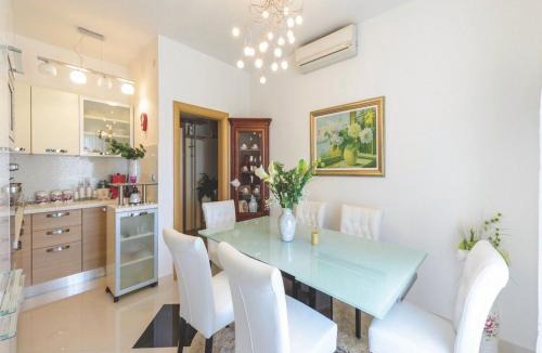 Cavtat Old Town Apartment | Apartment Viva la Vita - Two-Bedroom Apartment with Shared Pool