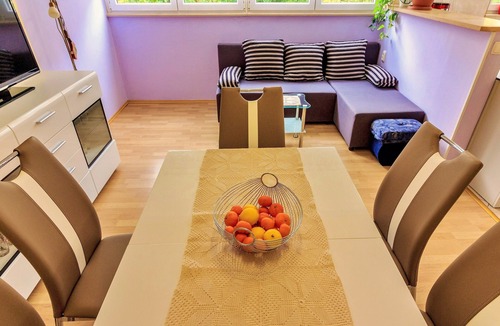 Omis Apartment | Apartment with 2 bedrooms for up to 6 people