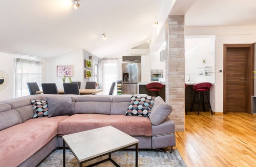 Medulin Apartment | Apartment with 3 bedrooms, balcony and swimming pool
