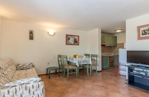 Njivice Apartment | Apartment with balcony and 1 room