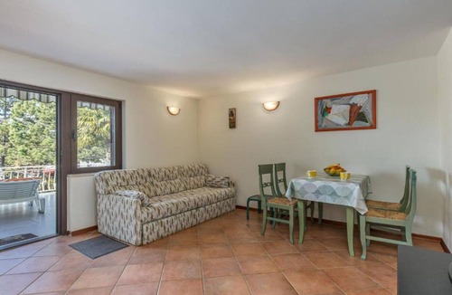 Njivice Apartment | Apartment with balcony and 1 room