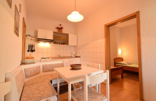 Pomer Apartment | Apartment with community pool