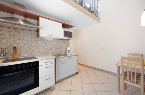Banjol Apartment | Apartment with Garden, Banjol