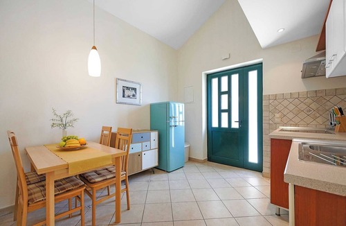 Banjol Apartment | Apartment with Garden, Banjol