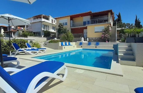 Vintijan Apartment | Apartment with heated pool, Villa Regina