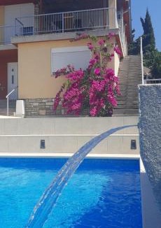 Vintijan Apartment | Apartment with heated pool, Villa Regina