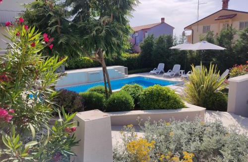 Vintijan Apartment | Apartment with heated pool, Villa Regina