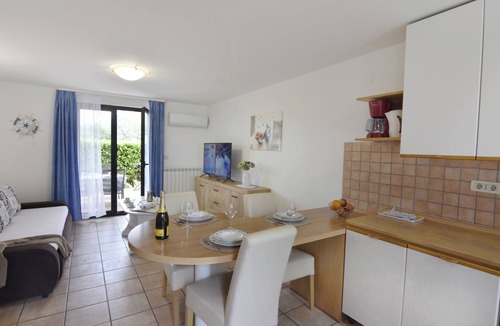 Cepljani Apartment | Apartment with pool in Čepljani near Umag