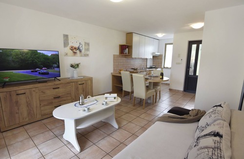 Cepljani Apartment | Apartment with pool in Čepljani near Umag