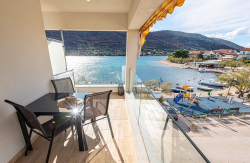 Grebastica Apartment | Apartment with Sea View - Adults Only