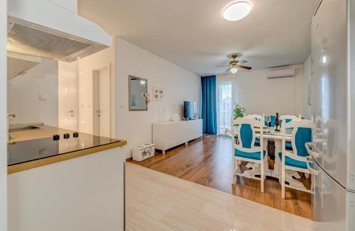 Vranjic Apartment | Apartment Zara