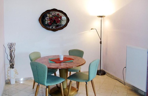 Valbandon Apartment | Apartment Zwei Rosen - PUL555 by Interhome