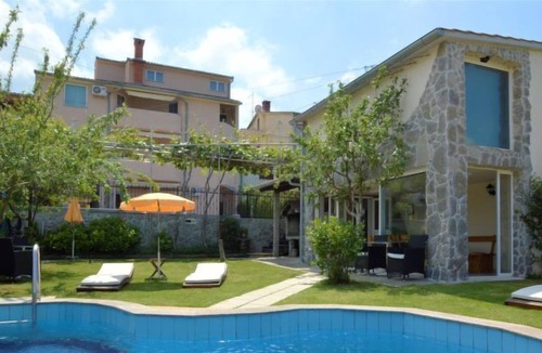 Valbandon Apartment | Apartment Zwei Rosen (PUL552) in Pula - 4 persons, 1 bedrooms
