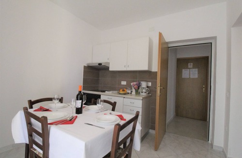 Valica Apartment | Apartments Albina Valiza (79179-A3) - Umag