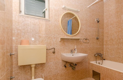 Drvenik Apartment | Apartments and Room Nada (82911-A3) - Drvenik
