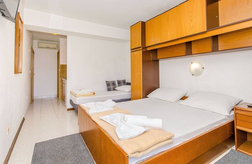 Drvenik Apartment | Apartments and Room Nada (82911-A3) - Drvenik