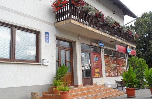 Rakovica Apartment | Apartments and rooms Nevenka, (15198), Rakovica, hr