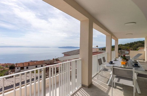 Bregi Apartment | Apartments Bregha - Three Bedroom Apartment with Terrace
